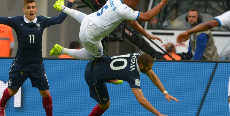 Mondial 2014 : Karim Benzema à terre pendant France/Honduras