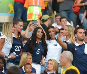 Les femmes des Bleus dans les gradins, lors du match de l'&eacute;quipe de France contre l'Equateur au Mondial 2014, le 25 juin 2014