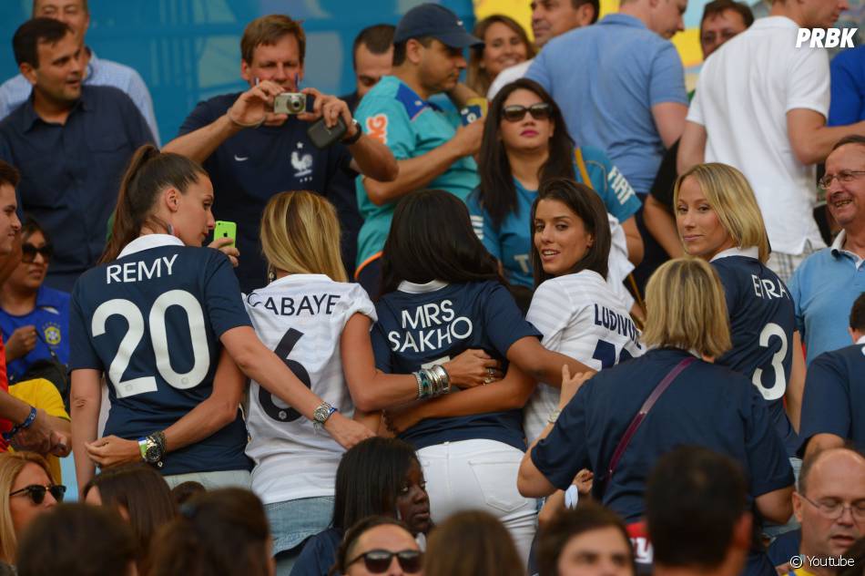 Les femmes des Bleus présentes lors du match de l'équipe ...