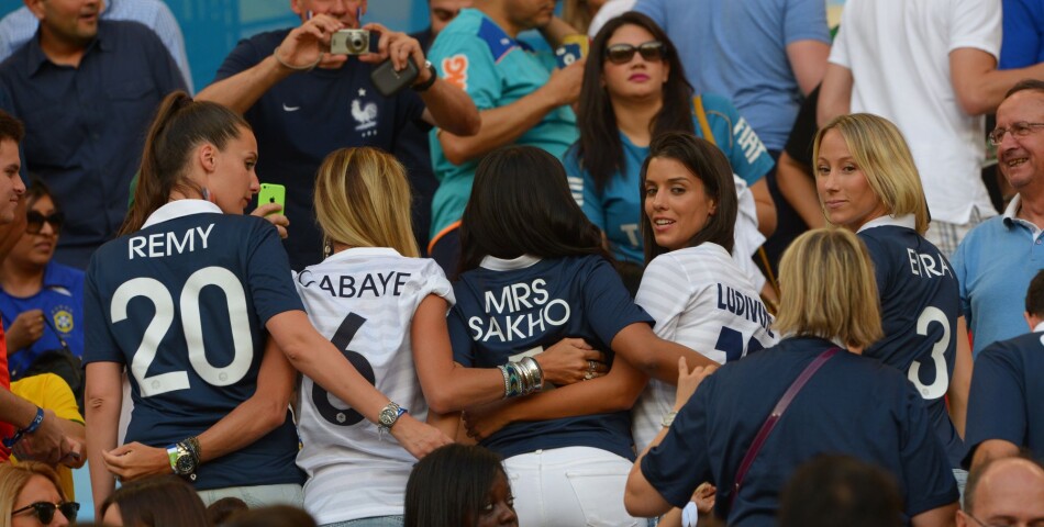  Les femmes des Bleus pr&amp;eacute;sentes lors du match de l&#039;&amp;eacute;quipe de France contre l&#039;Equateur au Mondial 2014, le 25 juin 2014 