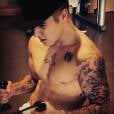 Justin Bieber torse nu et de plus en plus musclé