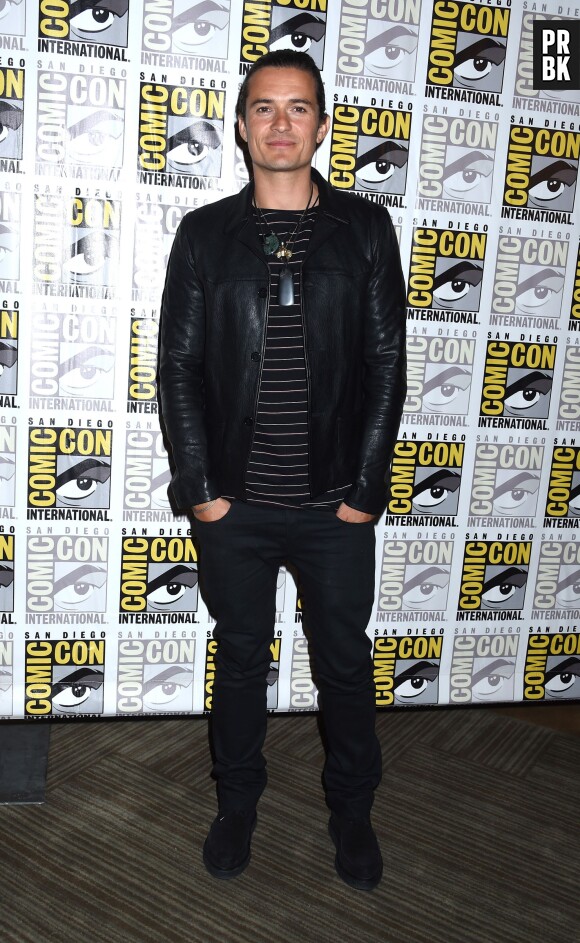 Orlando Bloom prend la pose pendant le Comic Con 2014