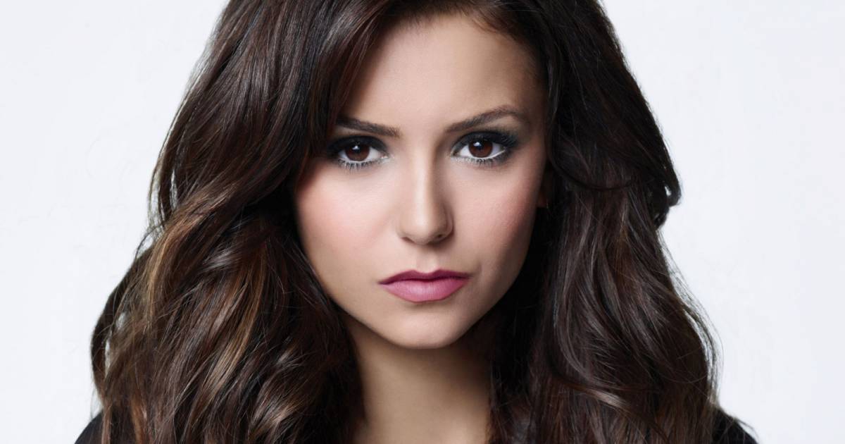 Quand Elena a commencé à dater Damon
