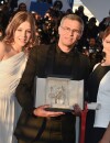  L&eacute;a Seydoux et Ad&egrave;le Exarchopoulos avec la Palme d'Or du Festival de Cannes 2013 