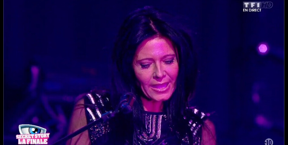  Nathalie face au public dans la finale de Secret Story 8 le 26 septembre 2014 