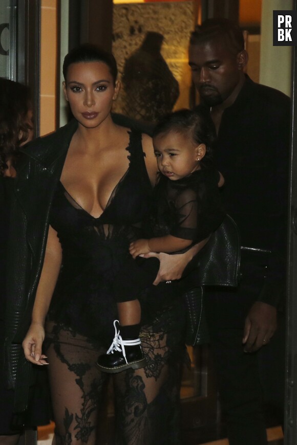 Kim Kardashian et Kanye West : North leur vole la vedette, le 28 septembre 2014 à Paris