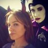 Alizée : selfie avec Maléfique à Disneyland, le 27 septembre 2014