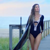 Gisele Bündchen : surfeuse sexy et femme fatale pour la nouvelle pub de Chanel 5