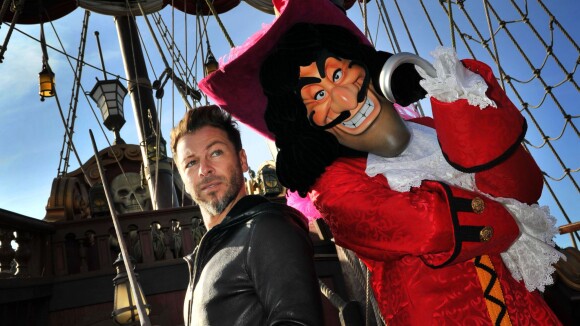 Louis Delort, Christophe Mae... les stars fêtent Halloween à Disney