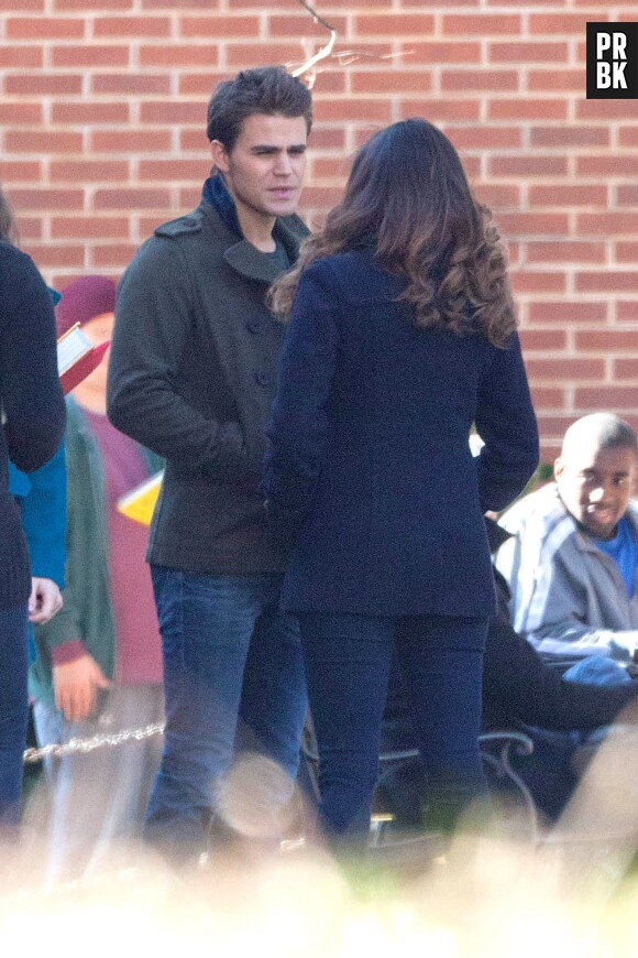 Paul Wesley et Nina Dobrev en plein tournage de la saison 6 de The Vampire Diaries le 20 novembre 2014 à Atlanta
