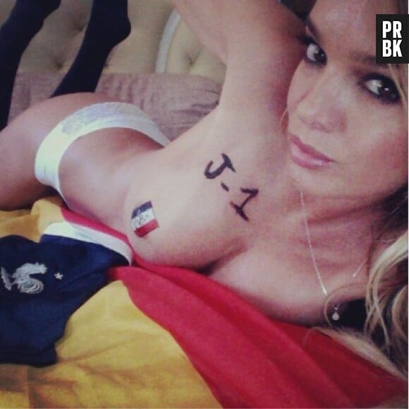 Virginie Caprice topless pour soutenir la France lors de la Coupe du Monde 2014