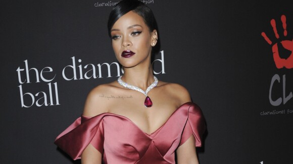 Rihanna : ses seins en gros plan sur Instagram, sa première provoc' de 2015