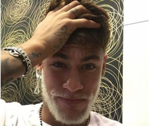 Neymar dévoile sa barbe blanche sur Instagram en décembre 2014