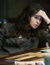 Scandal saison 4, épisode 11 : Quinn (Katie Lowes) perdue sur une photo