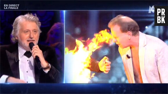 La France a un incroyable talent : Gilbert Rozon et Stevie Starr durant la finale de l'émission, le 27 janvier 2015