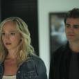 The Vampire Diaries saison 6, épisode 14 : Caroline (Candice Accola) surprise sur une photo avec Stefan (Paul Wesley)