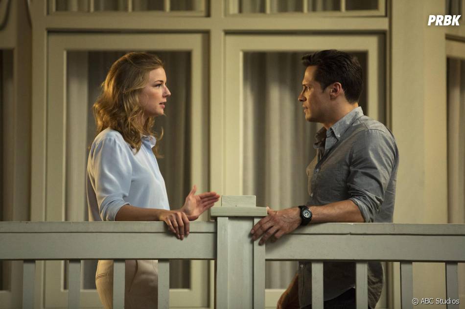 Films Et Séries Tv Avec Nick Wechsler Revenge saison 4 : Emily VanCamp et Nick Wechsler sur une photo - Purebreak