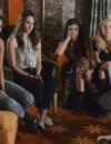 Pretty Little Liars saison 5, épisode 18 : Shay Mitchell, Troian Bellisario, Lucy Hale et Ashley Benson sur une photo
