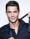  Cristiano Ronaldo prend la pose pour sa marque de chemises CR7 Shirts 