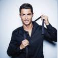 Cristiano Ronaldo prend la pose pour sa marque de chemises CR7 Shirts 