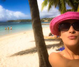 Eve Angeli : selfie pendant ses vacances aux Antilles en 2015