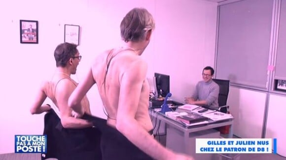 Gilles Verdez et Julien Courbet (presque) nus dans le bureau du patron de D8