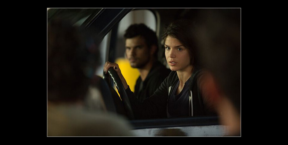  Tracers : Taylor Lautner et&amp;nbsp;Marie Avgeropoulos 