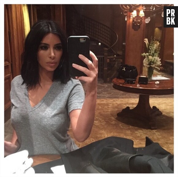 Kim Kardashian se prend en selfie sur Instagram