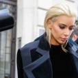 Kim Kardashian : nouvelle couleur de cheveux blond platine pour la Fashion Week de Paris, le 5 mars 2015