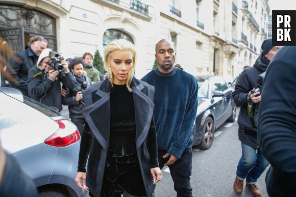 Kim Kardashian : nouvelle couleur de cheveux blond platine pour la Fashion Week de Paris, le 5 mars 2015