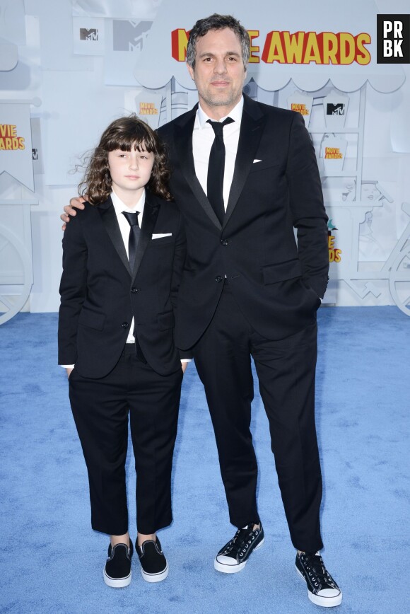 Mark Ruffalo et sa fille sur le tapis rouge des MTV Movie Awards 2015 à Los Angeles, le 12 avril 2015