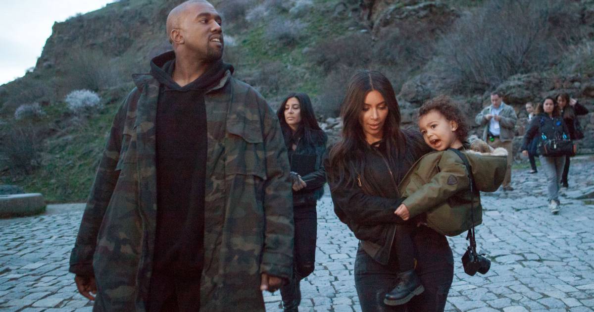 Kim Kardashian Et Kanye West La Famille A Paris Apres Le Bapteme De North A Jerusalem Purebreak