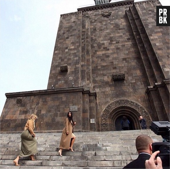 Kim Kardashian et sa soeur en Arménie pour le 100e anniversaire du génocide, avril 2015