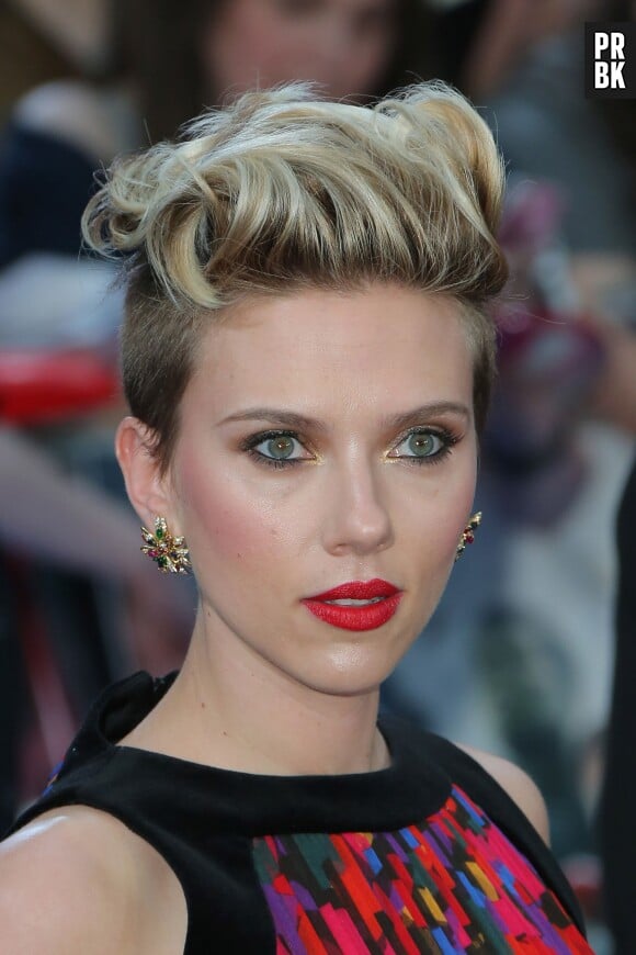 Scarlett Johansson : coupe de cheveux sexy à l'avant-première d'Avengers 2, le 21 avril 2015 à Londres