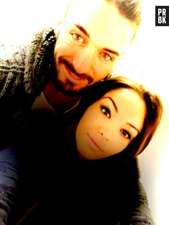 Nabilla Benattia et Thomas Vergara : selfie de couple sur Facebook, le 7 avril 2015