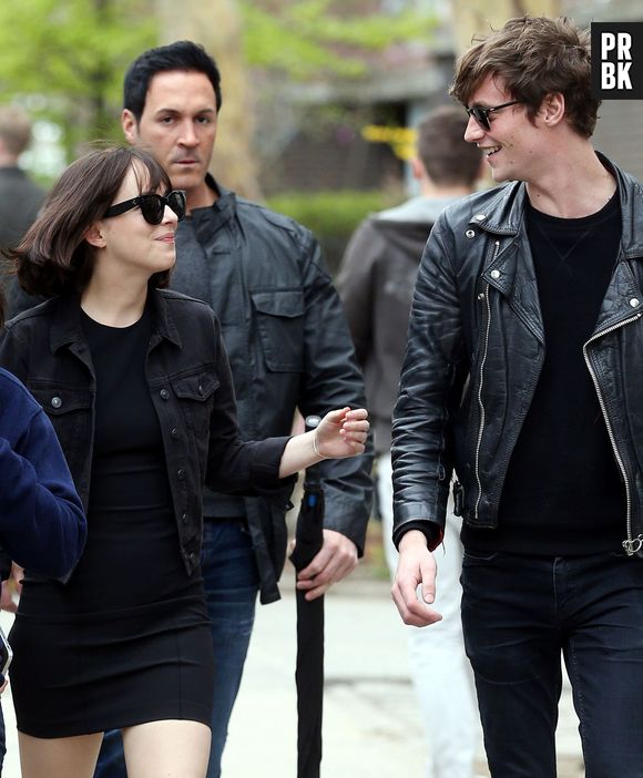 Dakota Johnson et Matthew Hitt, à New York le 27 avril 2015