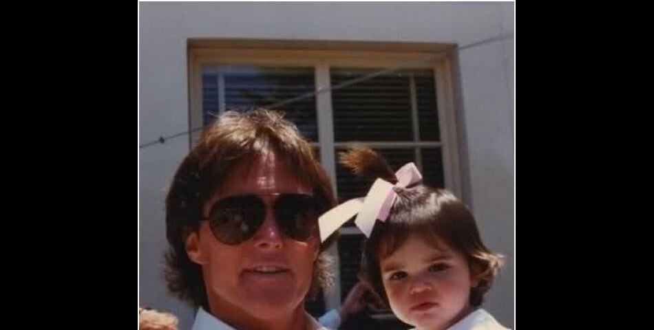  Kendall Jenner enfant dans les bras de son p&amp;egrave;re Bruce Jenner 