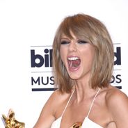 Taylor Swift star des Billboard Music Awards 2015 : bisou à Calvin Harris, clip sexy...