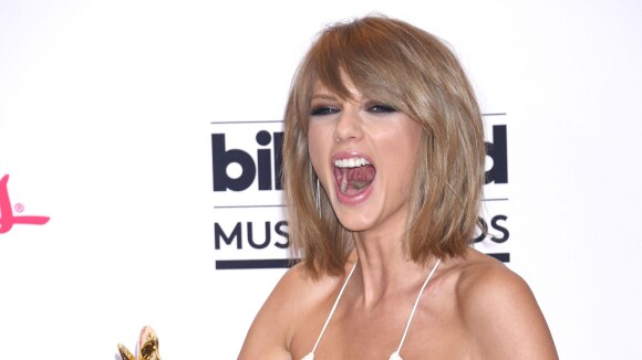 Taylor Swift star des Billboard Music Awards 2015 : bisou à Calvin Harris, clip sexy...