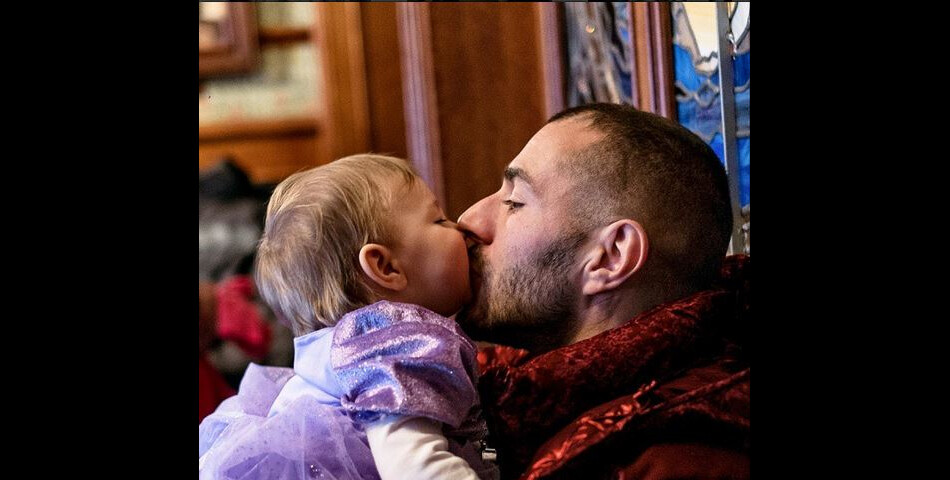 Karim Benzema : papa gaga avec sa fille M&amp;eacute;lia en f&amp;eacute;vrier 2015 sur Instagram 