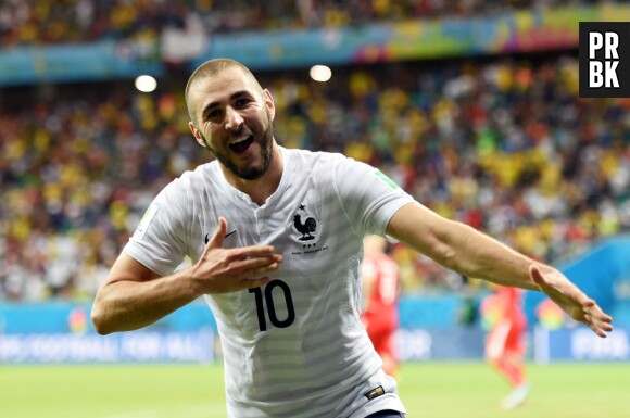 Karim Benzema célèbre son but face à la Suisse, le 20 juin 2014 au Brésil
