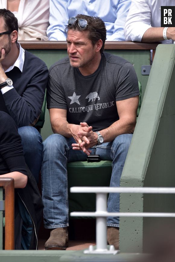 Benjamin Castaldi dans les tribunes lors du match de Jo-Wilfried Tsonga en quart de finale de Roland Garros le 2 juin 2015