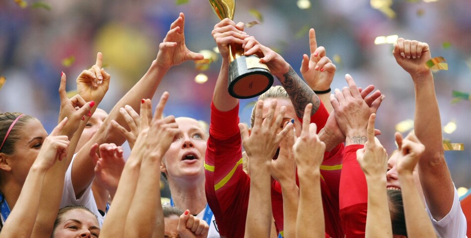  Les joueuses des Etats-Unis soul&amp;egrave;vent la Coupe du Monde, le 5 juillet 2015 