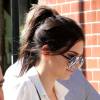 Kendall Jenner : gros décolleté et seins dehors dans les rues de Los Angeles le 14 juillet 2015