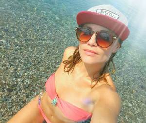 Joy Esther sexy en bikini pendant ses vacances en Sicile, le 15 juillet 2015