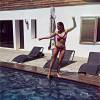 Laury Thilleman sexy en bikini fluo pour l'été 2015