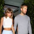  Taylor Swift et Calvin Harris : le couple main dans la main apr&egrave;s un d&icirc;ner romantique, le 11 ao&ucirc;t 2015 &agrave; Los Angeles 