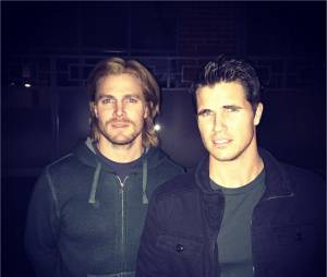 Robbie Amell (Flash) et Stephen Amell sont cousions