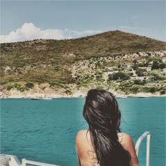 Amel Bent : en vacances, elle dévoile son nouveau tatouage XL
