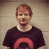 Ed Sheeran : le chanteur critiqué à cause de son nouveau tatouage immense sur les pectoraux